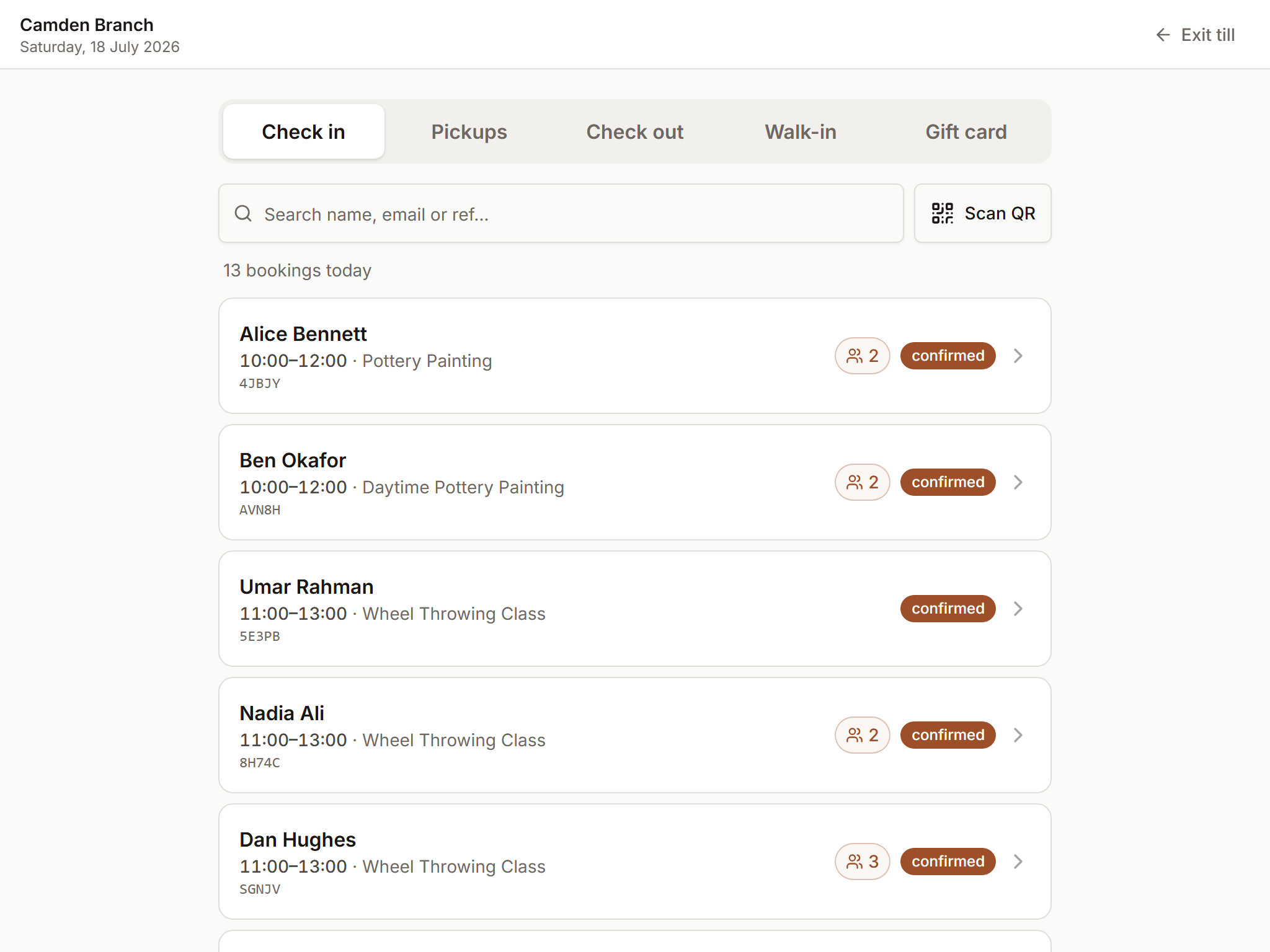 Till mode on a tablet with check-in, pickups and walk-in tabs